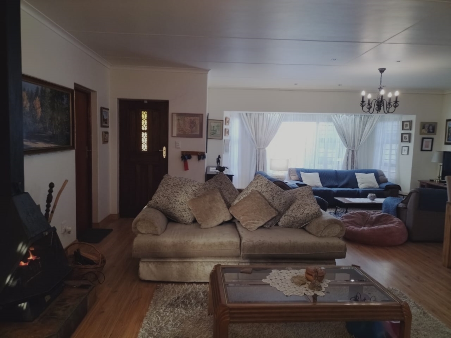 4 Bedroom Property for Sale in Fraaiuitsig Western Cape